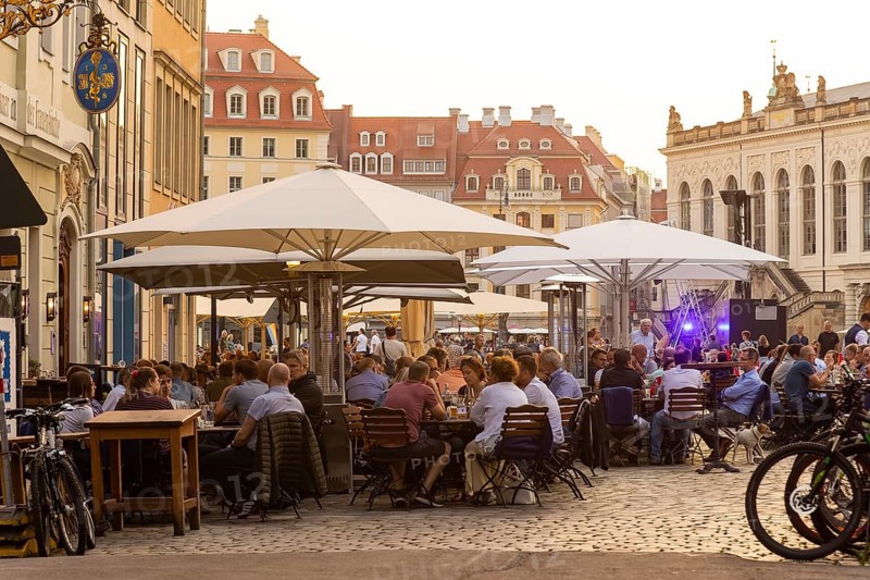 Outdoor gastronomy on Dresden's Neumarkt at the Church of Our Lady, thanks to the current Corona relaxations, a little normality is returning to everyday tourist life