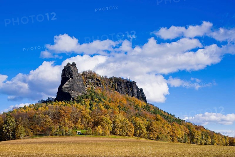 The Lilienstein is one of the most striking mountains in Saxon Switzerland in Saxony. The Lilienstein is the only table mountain on the right bank of the Elbe and is the symbol of the Saxon Switzerland National Park