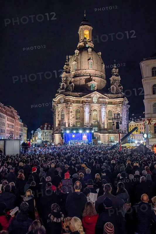 Vespers in front of the Church of Our Lady