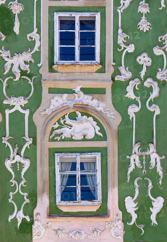 Market square with rococo stucco facades on the town houses, Obernberg am Inn, Innviertel, Upper Austria, Austria, Europe