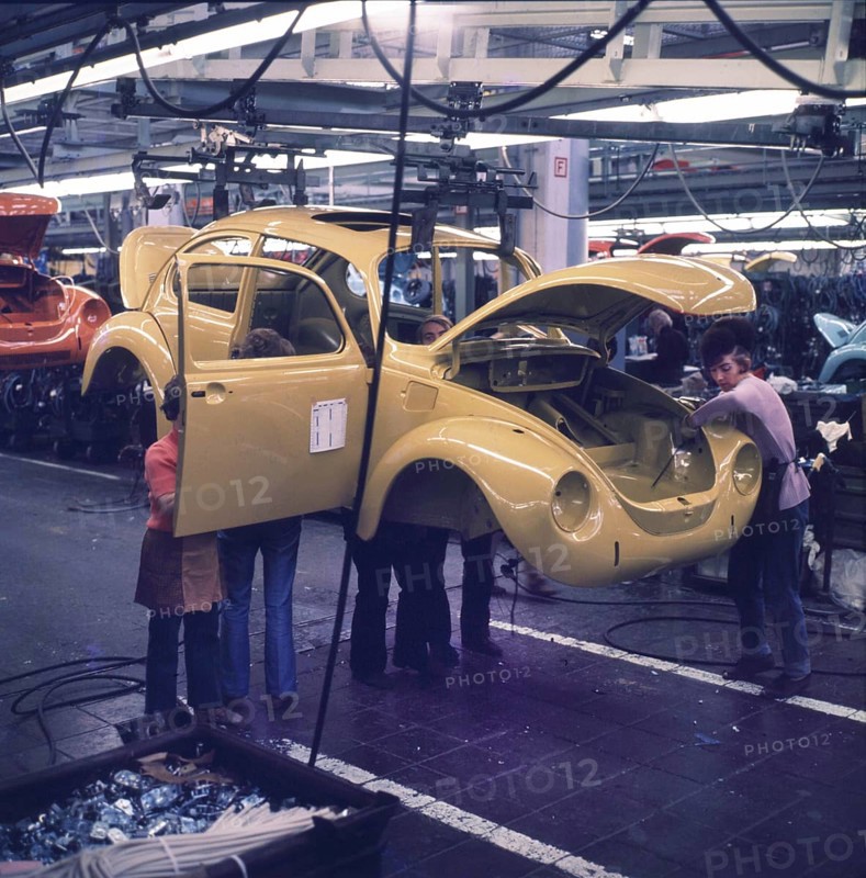 DEU, Germany: The historical slides from the times 80-90s, Wolfsburg. Post-production VW Beetle. 80s