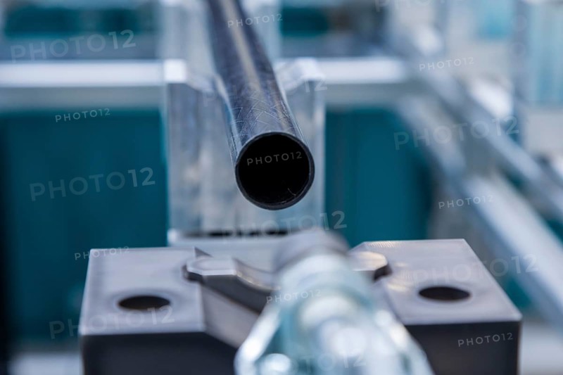 After only four months of construction, the high-tech start-up herone is moving into a new production hall at 24 7 Nordpark Dresden, pushing ahead with the series production of its customised thermoplastic fibre composite profiles for use in aerospace projects