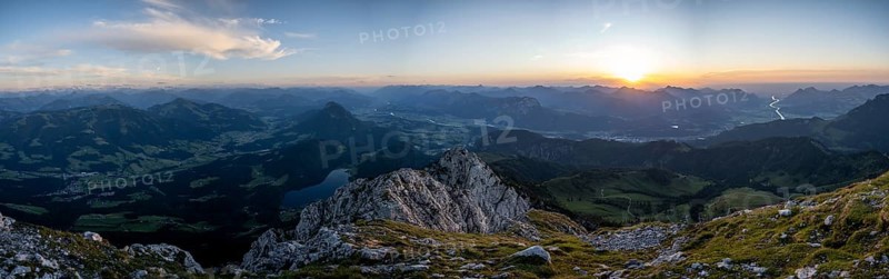 Evening atmosphere at the summit of the Scheffauer, view of Hintersteiner See and Inntal, Kaisergebirge, Wilder Kaiser, Kitzbühler Alps, Tyrol, Austria, Europe