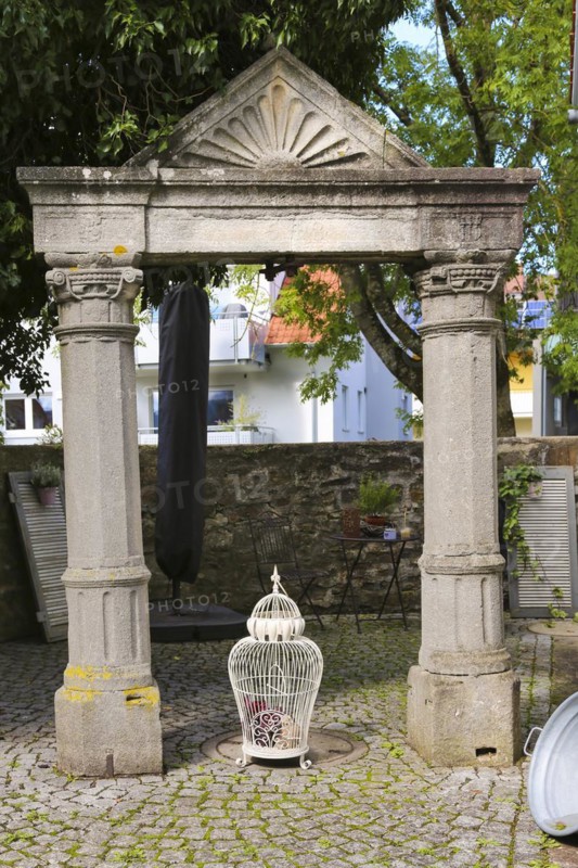 Castle fountain, showpiece of the Reutlingen reeves, fountain column by the stonemason Hans Huber, stonemason's mark, Renaissance, coat of arms cloverleaf, stone columns, Gomaringen Castle, Gustav Schwab Museum, former aristocratic seat, historic building, former castle, architecture, Gomaringen, Baden-Württemberg, Germany, Europe