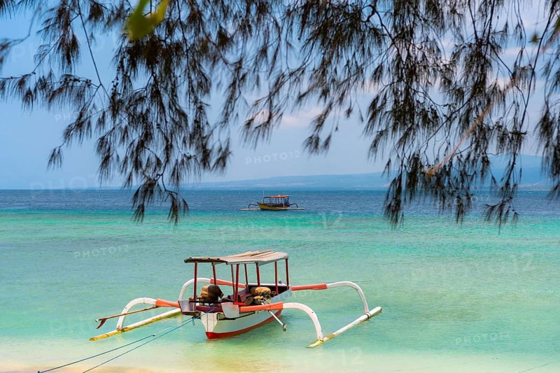 Traditional fishing boat, water, sea, ocean, fishing, tourism, travel, nobody, empty, lonely, calm, colourful, colourful, Gili Air, Indonesia, Asia