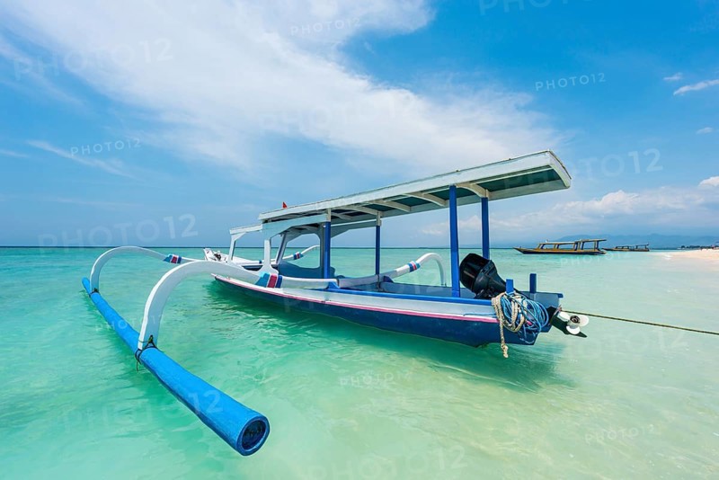 Traditional old fishing boats, beach, sea, turquoise, clean, blue sky, weather, seafaring, ocean, fishing, fishing, work, tropical, empty, nobody, lonely, island, culture, holiday, tourism, travel, Gili Air, Indonesia, Asia