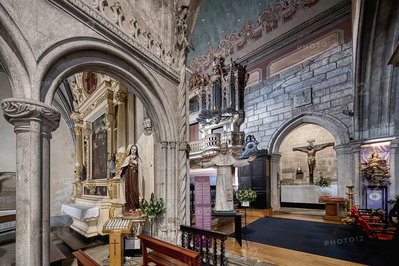 Cathedral of Viana do Castelo, Ornated interior with the statue of Paul VI and the pipe organ, Viana do Castelo, Minho, Portugal, Europe