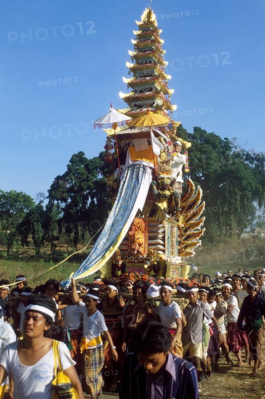Ngaben (cremation ceremony), procession to the cremation site, cremation tower decorated with mytological depictions, Bali, Indonesia, Asia