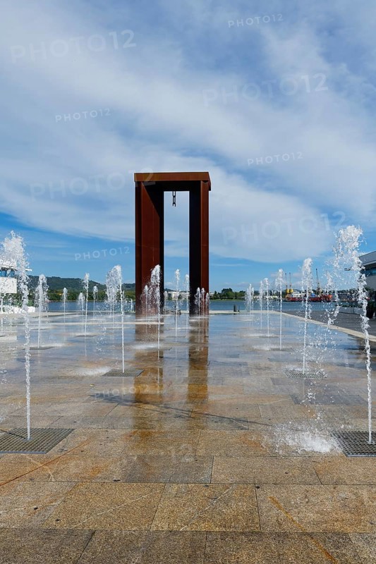 25 de April monument and water games, Freedom Square, Viana do Castelo, Minho, Portugal, Europe