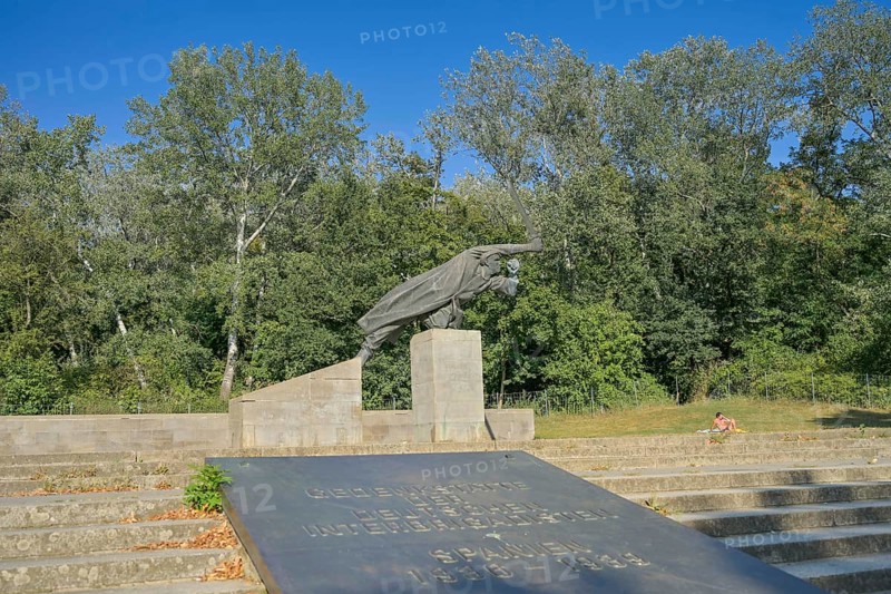 Monument to the Spanish Fighters, Memorial to the Interbrigadists in the Spanish Civil War, Volkspark Friedrichshain, Friedrichshain, Berlin, Germany, Europe
