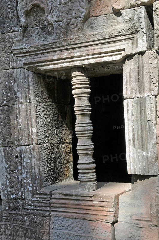 Window with column, Prasat Ta Som, Angkor, Cambodia, Asia