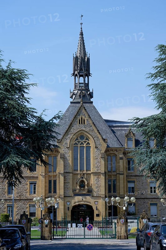 Historic building with Gothic tower and large windows, Fondation Jean-Pierre Pescatore, Pfaffenthal, Luxembourg City, Luxembourg, Luxembourg, Europe