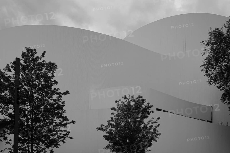 Theatre in Düsseldorf at Gustaf-Gründgens-Platz, black and white, Düsseldorf, Germany, Europe