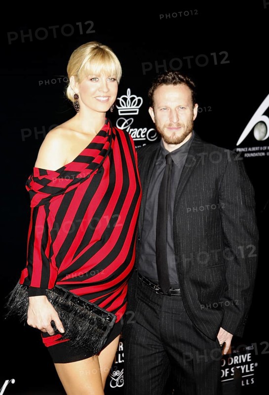 Jenna Elfman and Bodhi Elfman at the Rodeo Drive Walk of Style Award honoring Princess Grace Kelly of Monaco and Cartier held in Beverly Hills, USA on October 22, 2009