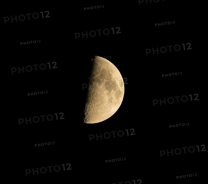 Richly coloured waxing gibbous moon on September 2nd, 2014
