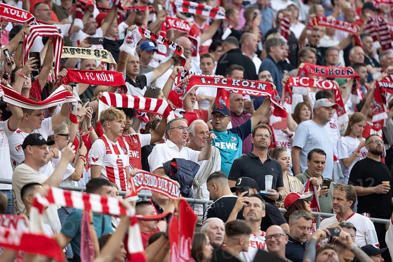 Fans, 2nd Bundesliga, 1. FC Köln, Hamburger SV on 02/08/2024 at the RheinEnergieStadion in Cologne Germany . (DFL/DFB REGULATIONS PROHIBIT ANY USE OF PHOTOGRAPHS AS IMAGE SEQUENCES AND/OR QUASI-VIDEO)