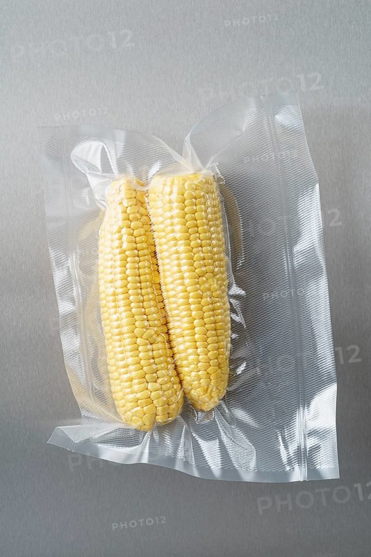 Vacuum sealed fresh corncobs for sous vide cooking