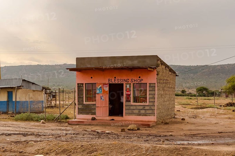 Nairobi, Kenya, Afrique-01/01/2018.Small block stall in pink concrete in Kenya's rift valley, Africa