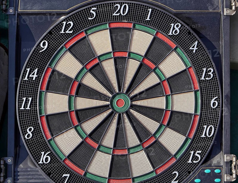 Electronic plastic darts target pub sport game
