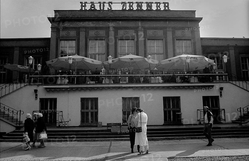 Germany, Berlin, 27 June 1991, Haus Zenner in Treptower Park, excursion restaurant, Europe