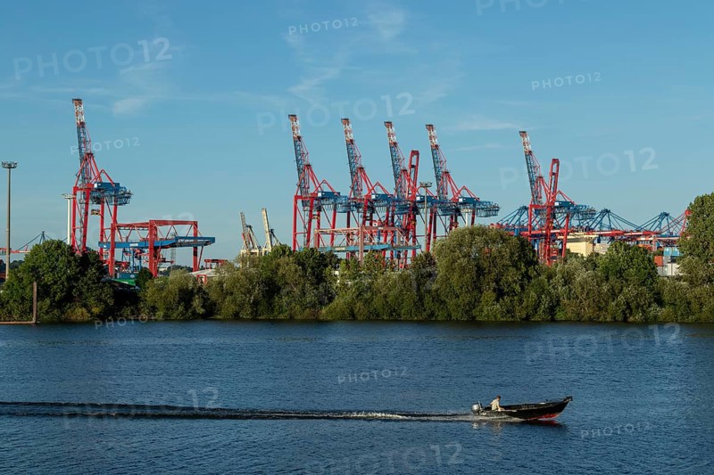 Symbolic picture weather, summer, view from Finkenwerder to motorboat, green vegetation on the banks of the Elbe, behind cranes and container gantry cranes at the Burchardkai terminal in the port of Hamburg, Germany, Europe