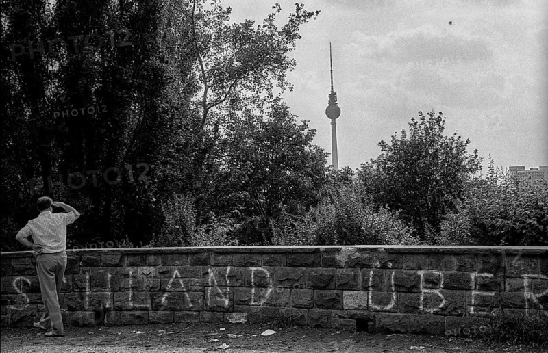Germany, Berlin, 25 June 1991, Volkspark Friedrichshain, on the Großer Bunkerberg (Mont Klamott), view of the television tower, Germany above all else, Europe