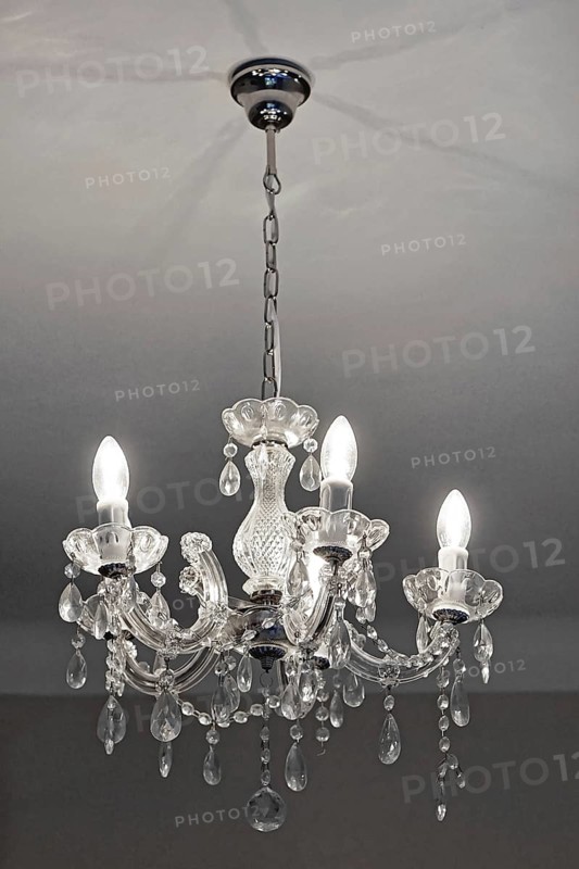 Crystal chandelier with incandescent light bulbs