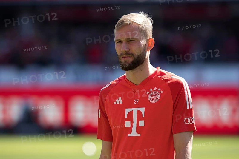 Konrad LAIMER FC Bayern Munich in front of the match
