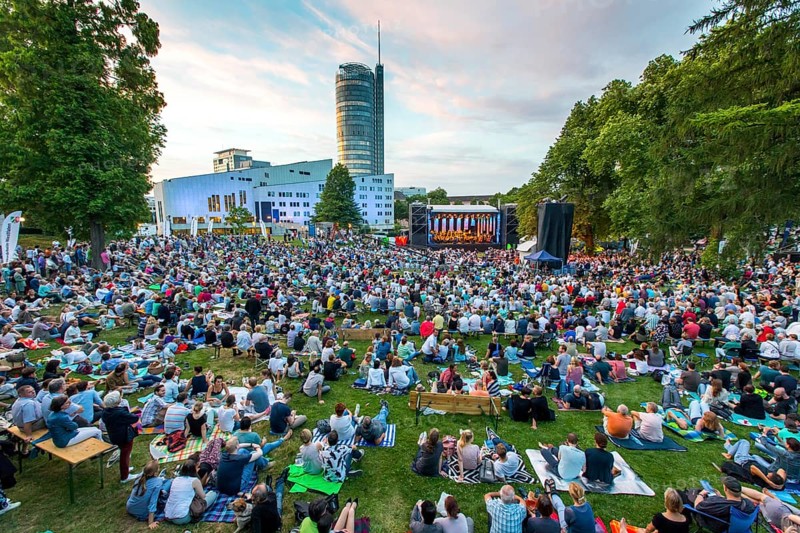 Open air concert in Essen's Stadtgarten Park, summer concert of the state government, North Rhine-Westphalia Summer Night? in Essen's Stadtgarten, with the Essen Philharmonic Orchestra, Essen, North Rhine-Westphalia, Germany, Europe