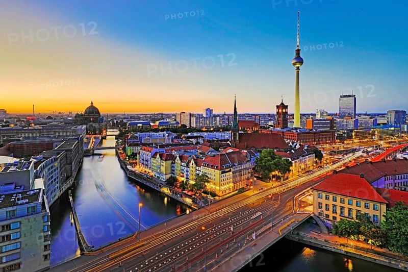 City panorama with Spree, Cathedral, Nikolai Quarter, Red City Hall and TV Tower in the evening, Berlin-Mitte, Berlin, Germany, Europe