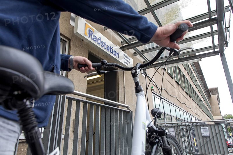 Bike station at Essen main station, bike car park, bike hire station, workshop, Essen, North Rhine-Westphalia, Germany, Europe