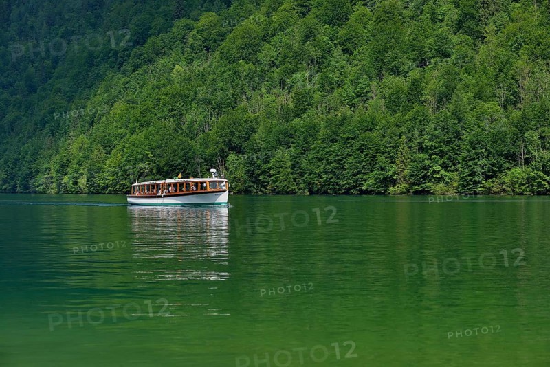 Excursion boat on lake Königssee, Upper Bavaria, Bavaria, Germany, Europe