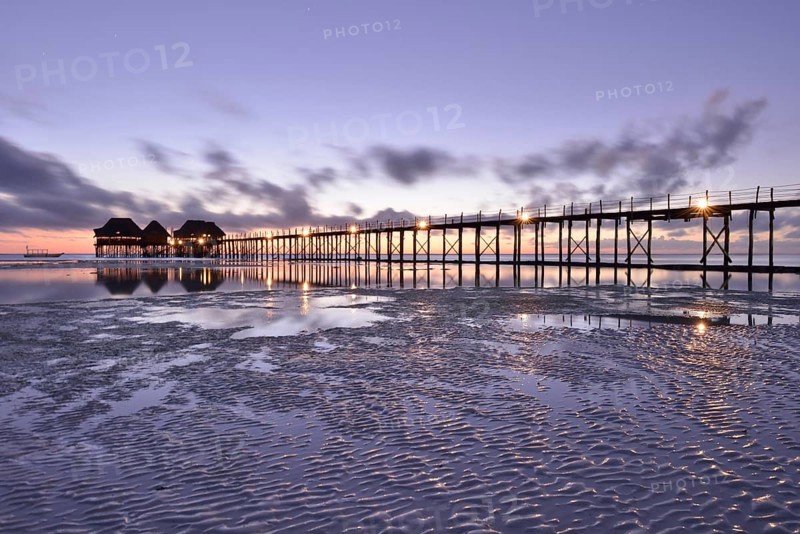 Jetty of the Dongwe Club Hotel in the morning light, Dongwe Beach, Dongwe, Zanzibar, Tanzania, Africa