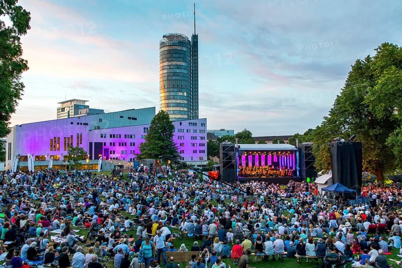 Open air concert in Essen's Stadtgarten Park, summer concert of the state government, North Rhine-Westphalia Summer Night? in Essen's Stadtgarten, with the Essen Philharmonic Orchestra, Essen, North Rhine-Westphalia, Germany, Europe