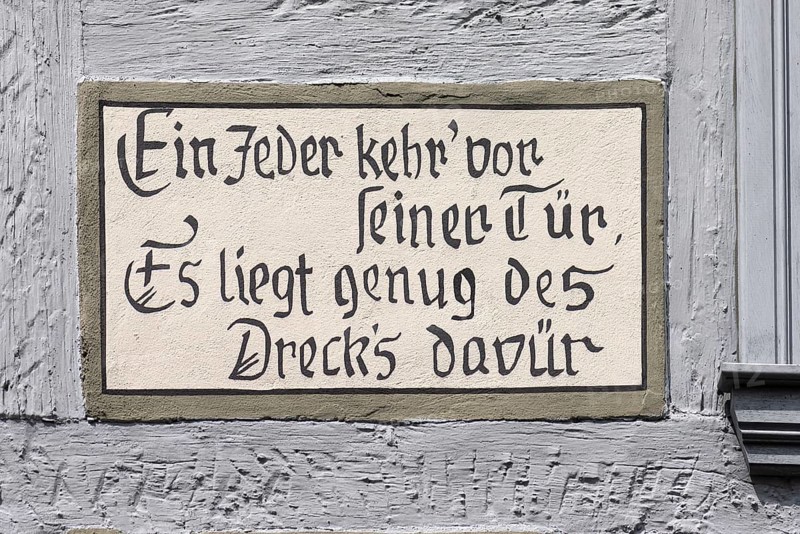 Saying on an old half-timbered house, Zeil am Main, Lower Franconia, Bavaria, Germany, Europe