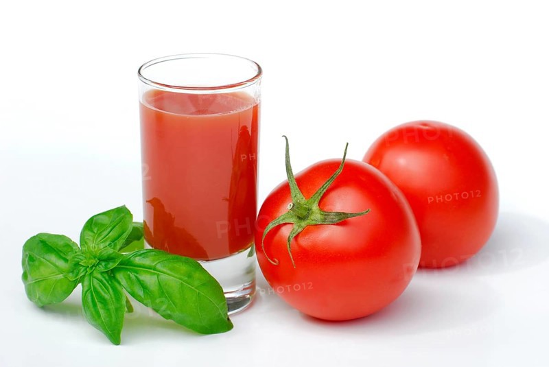 Tomatoesjuice (Solanum lycopersicum) and Basil (Ocimum basilicum)