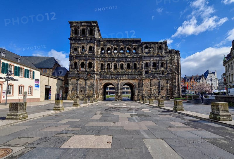 Porta Nigra, Roman city gate, Unesco World Heritage Site, Trier, Rhineland-Palatinate, Germany, Europe