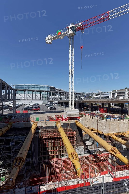 Construction site underground underground station Düsseldorf Airport, U 81, civil engineering with Groundforce hydraulic props, North Rhine-Westphalia, Germany, Europe