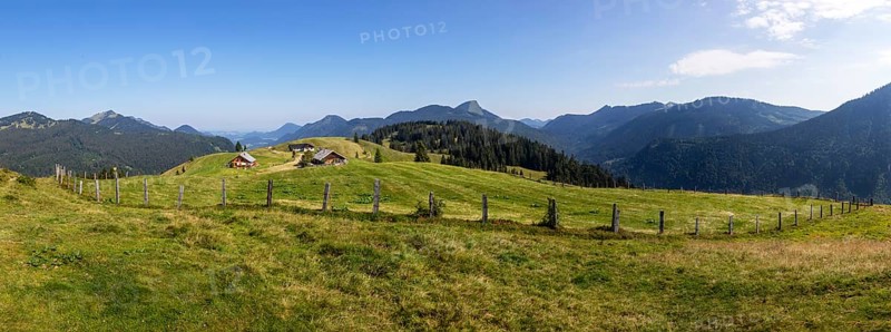 Mountain landscape, alpine meadow with alpine huts on the Feichtensteinalm, Hintersee, Osterhorngruppe, Salzkammergut, province of Salzburg, Austria, Europe