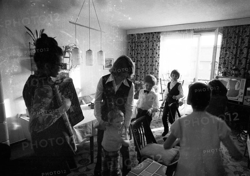 Life and everyday life in the GDR from 1.4. to 10.4.1974.families, children, birthday, Germany, Europe
