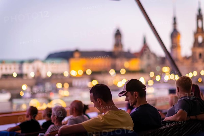 The Film Nights on the banks of the Elbe are Germany's largest open-air cinema festival. They have taken place every summer since 1991 on the Neustädter Elbufer in Dresden and have attracted over 200, 000 viewers in recent years. In 2021 the film nights will start with the Radeberger Fimnacht and 60 Years of Bond: No Time to Die