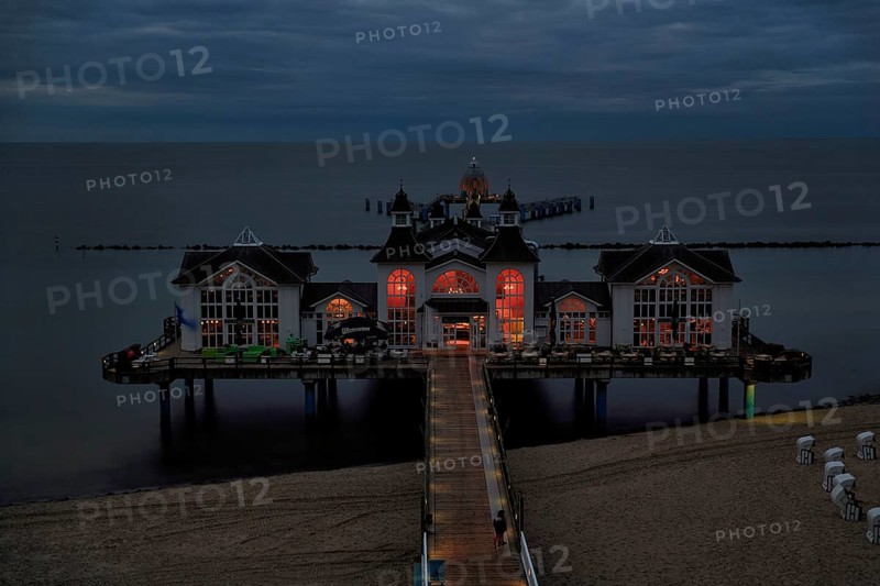 Sellin pier at dusk, view from above, long exposure, Baltic resort Sellin, Rügen Island, Mecklenburg-Western Pomerania, Germany, Europe