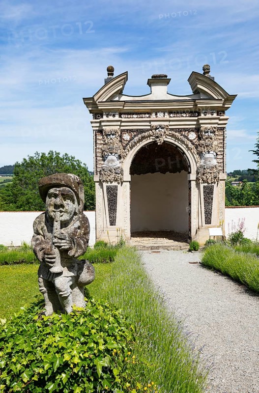 Paradise Garden with Garden Grotto, Neuburg am Inn Castle, Neuburg am Inn, Lower Bavaria, Bavaria, Germany, Europe