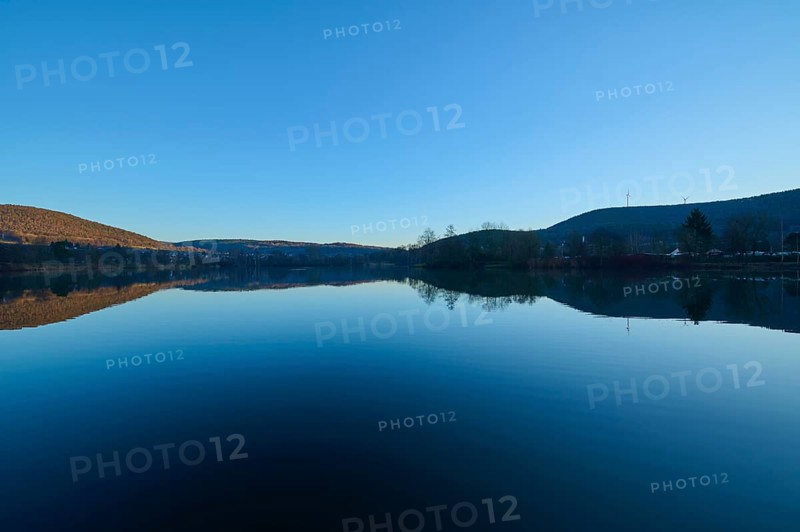 Lake in the morning, Freudenberg am Main, Untermain, Spessart, Odenwald, Franconia, Baden-Württemberg, Germany, Europe