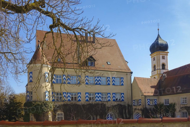Wilfingen Castle, hunting lodge, windows, shutters, architecture, St. John Nepomuk Catholic Church on the right, church tower, clock, Wilflingen, Langenenslingen parish, Baden-Württemberg, Germany, Europe
