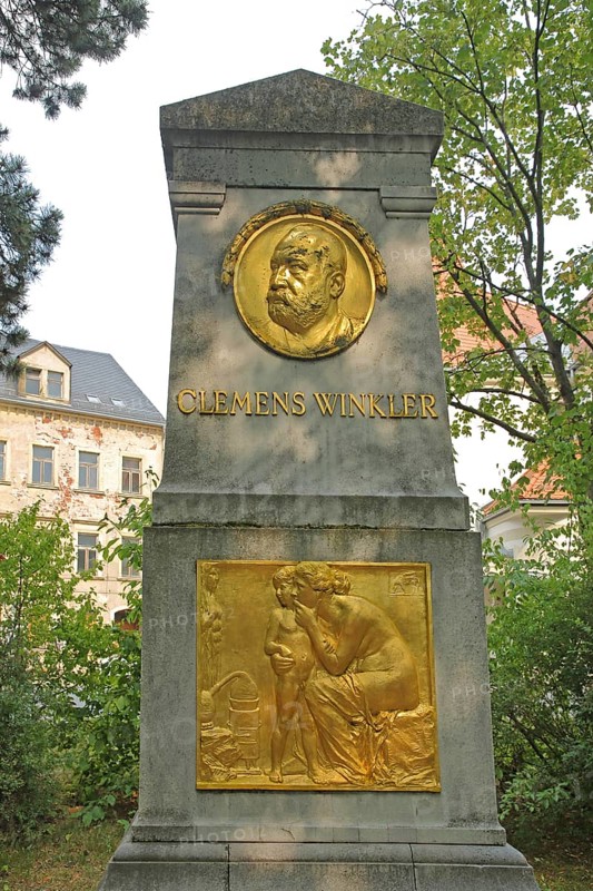 Monument with golden medallion and relief to chemist Clemens Winkler, Freiberg, Clemens Winkler, Albertpark, Freiberg, Saxony, Germany, Europe