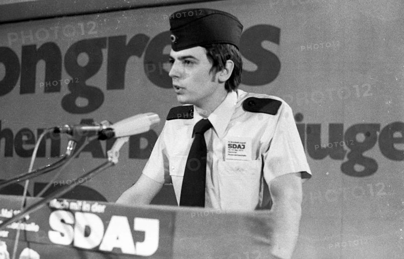 The IV. Federal Congress of the DKP-affiliated Socialist German Workers' Youth (SDAJ) on 19.5.1974 in the Niedersachsenhalle in Hanover. Soldier of the Bundeswehr, Germany, Europe