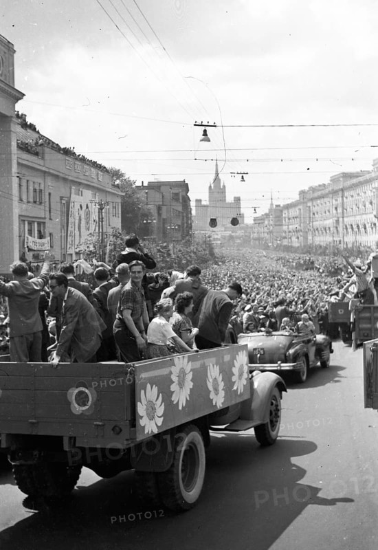 SSSR, Soviet Union, Moscow: The traditional World Youth Festivals organised by communist WBDJ, here in Moscow in 1957, in Vienna in 1959 and in Helsinki in 1961, are a worldwide youth meeting with performances in culture, song, dance, folklore, sports and discussions that emerged after the horrors of the Second World War
