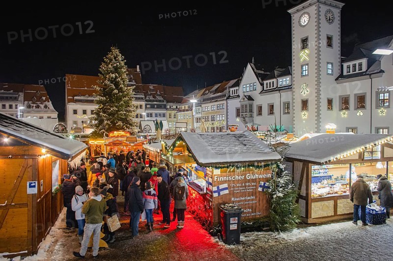 The Freiberg Christmas Market on the Obermarkt in front of the town hall