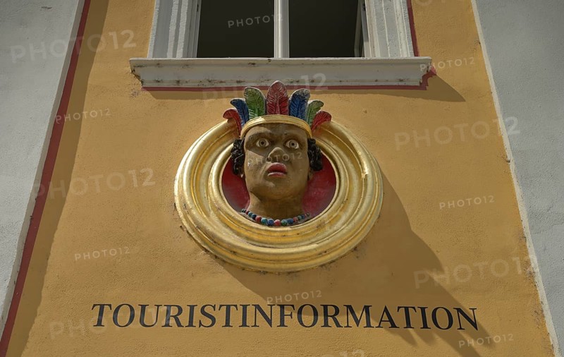 Former Mohrenapotheke, today tourist information centre, Marktplatz, Weißenfels, Saxony-Anhalt, Germany, Europe